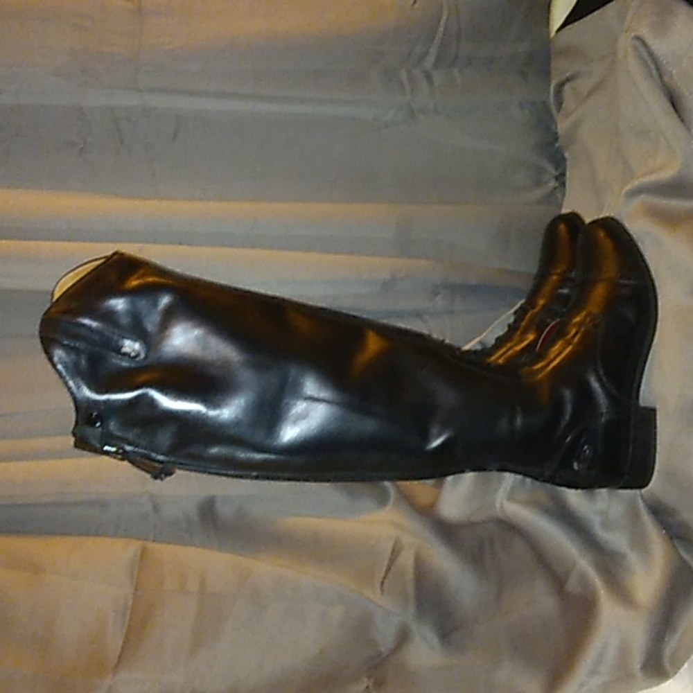 Ladies field boots